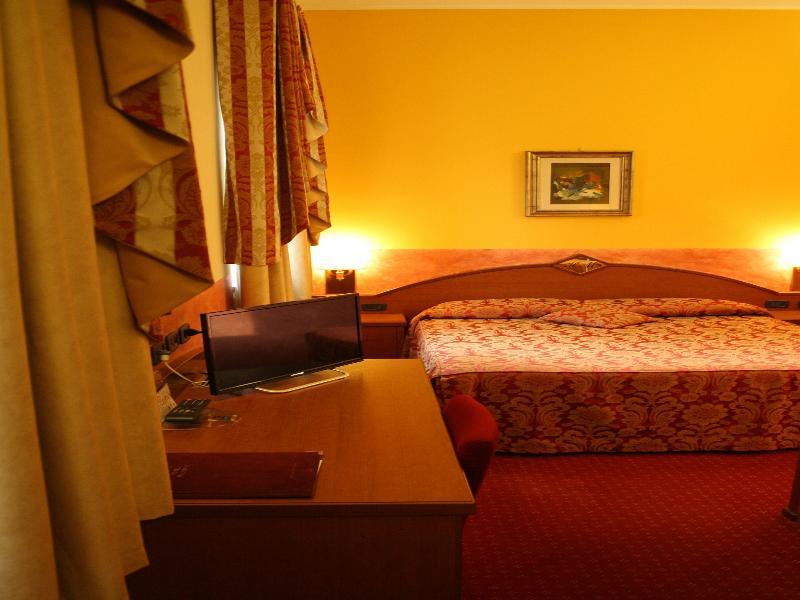 Majestic Hotel 3*