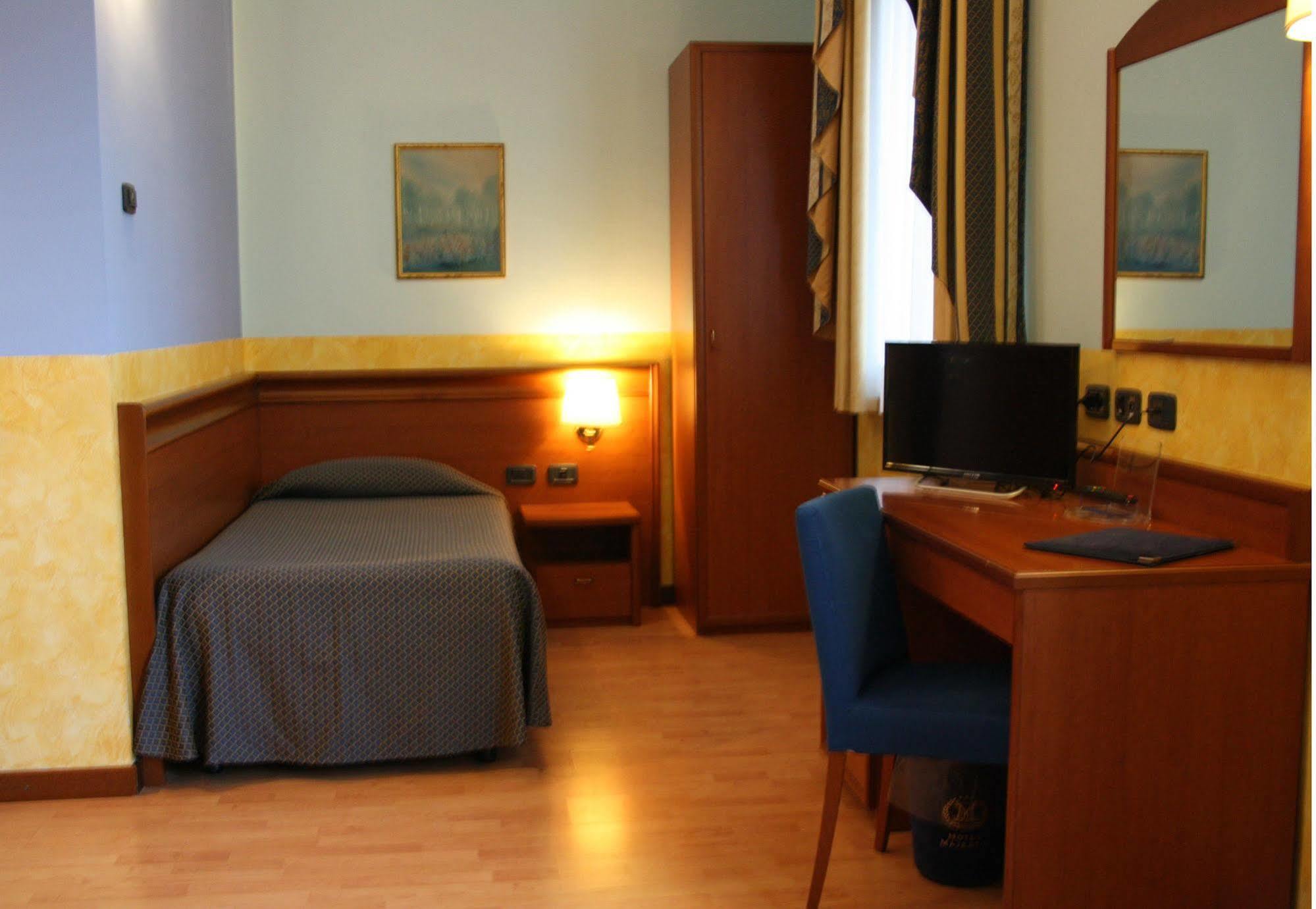 Majestic Hotel 3*